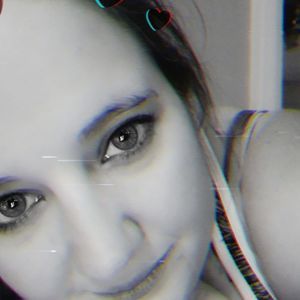 Meet your Posher, Cassandra